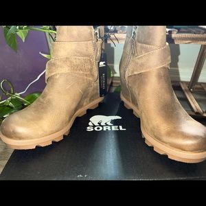 Sorel ankle booties/wedge with buckles